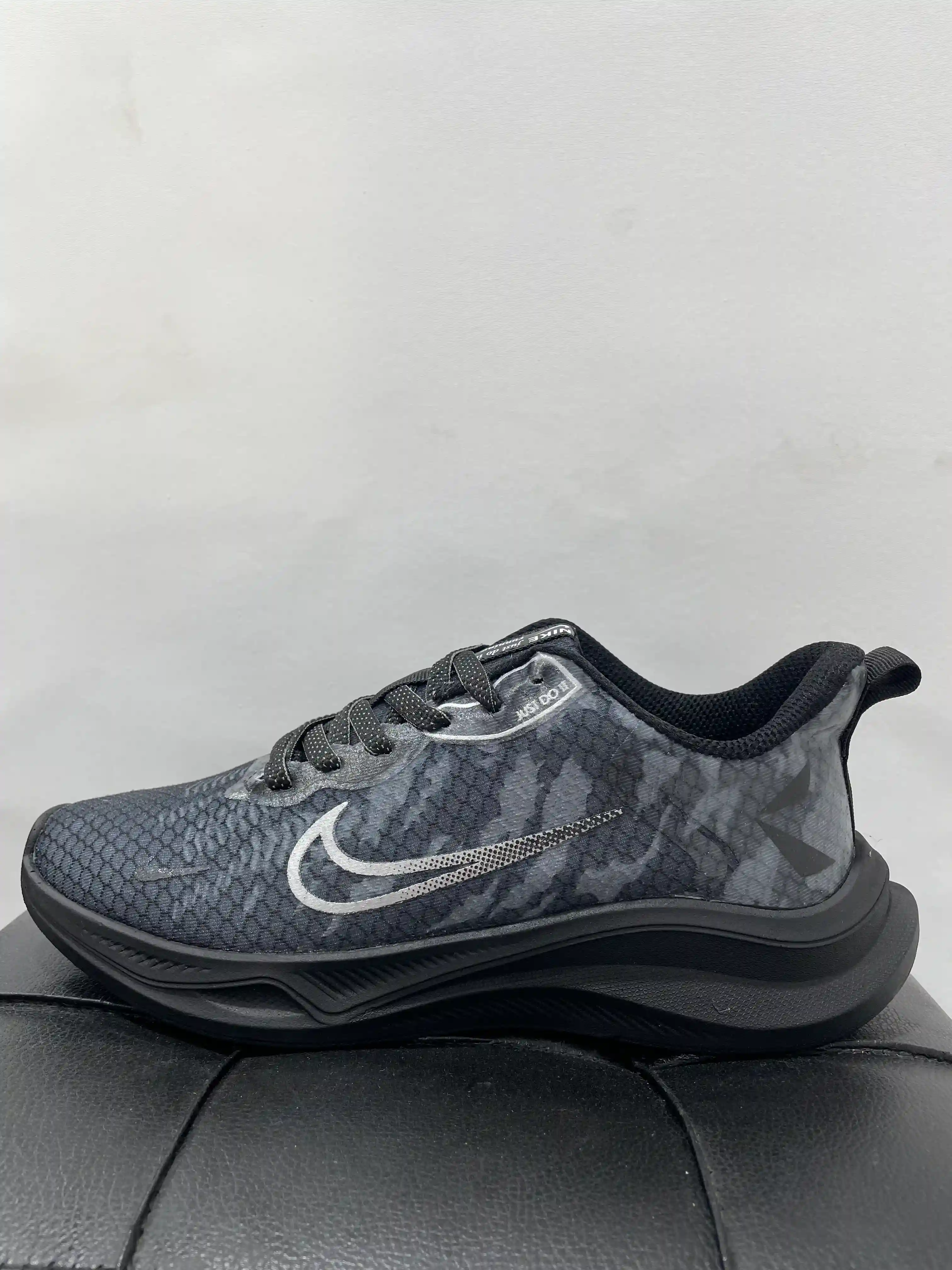 نایک زوم بزرگ پا مشکی