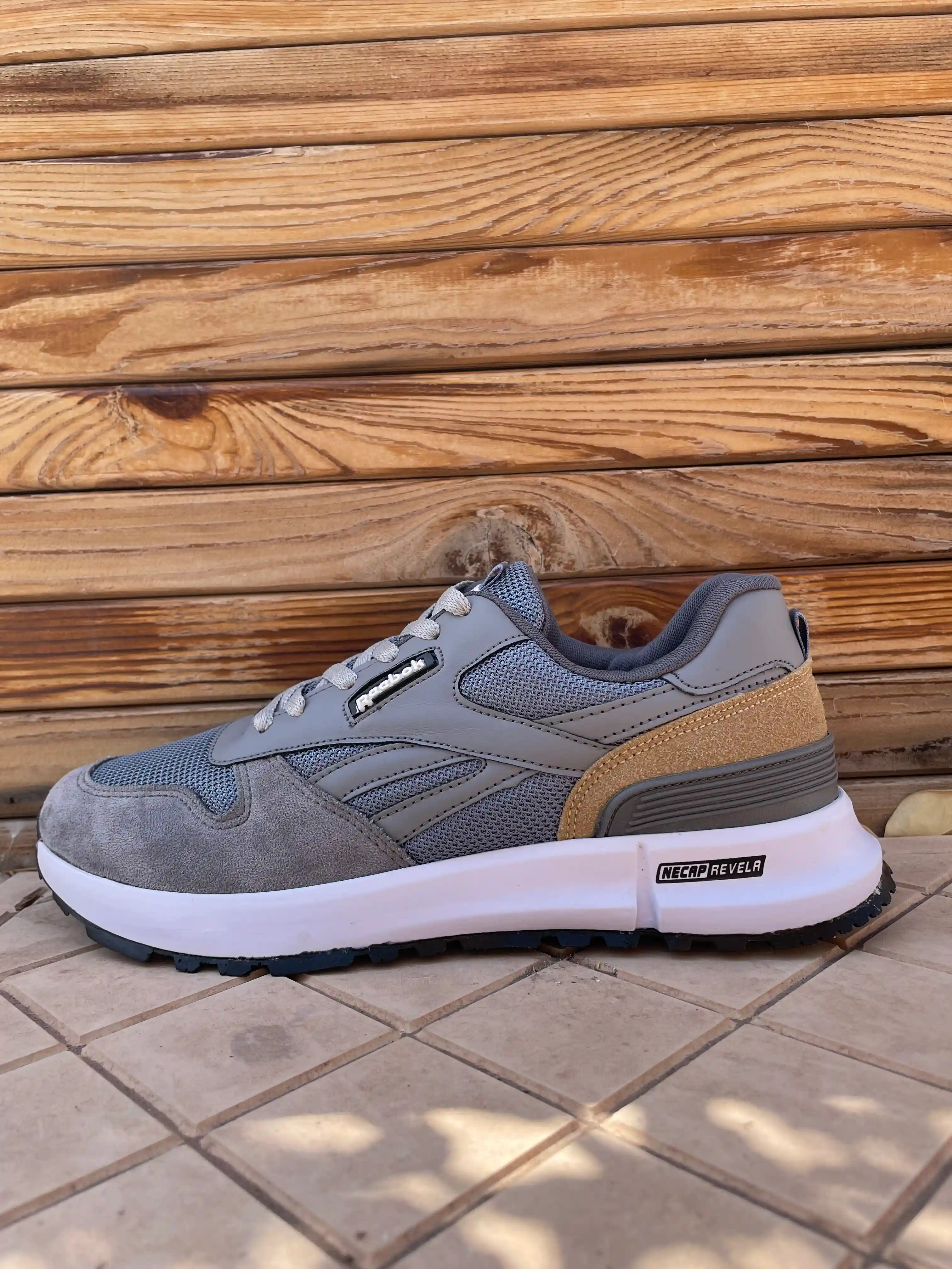 ریبوک خاکستری