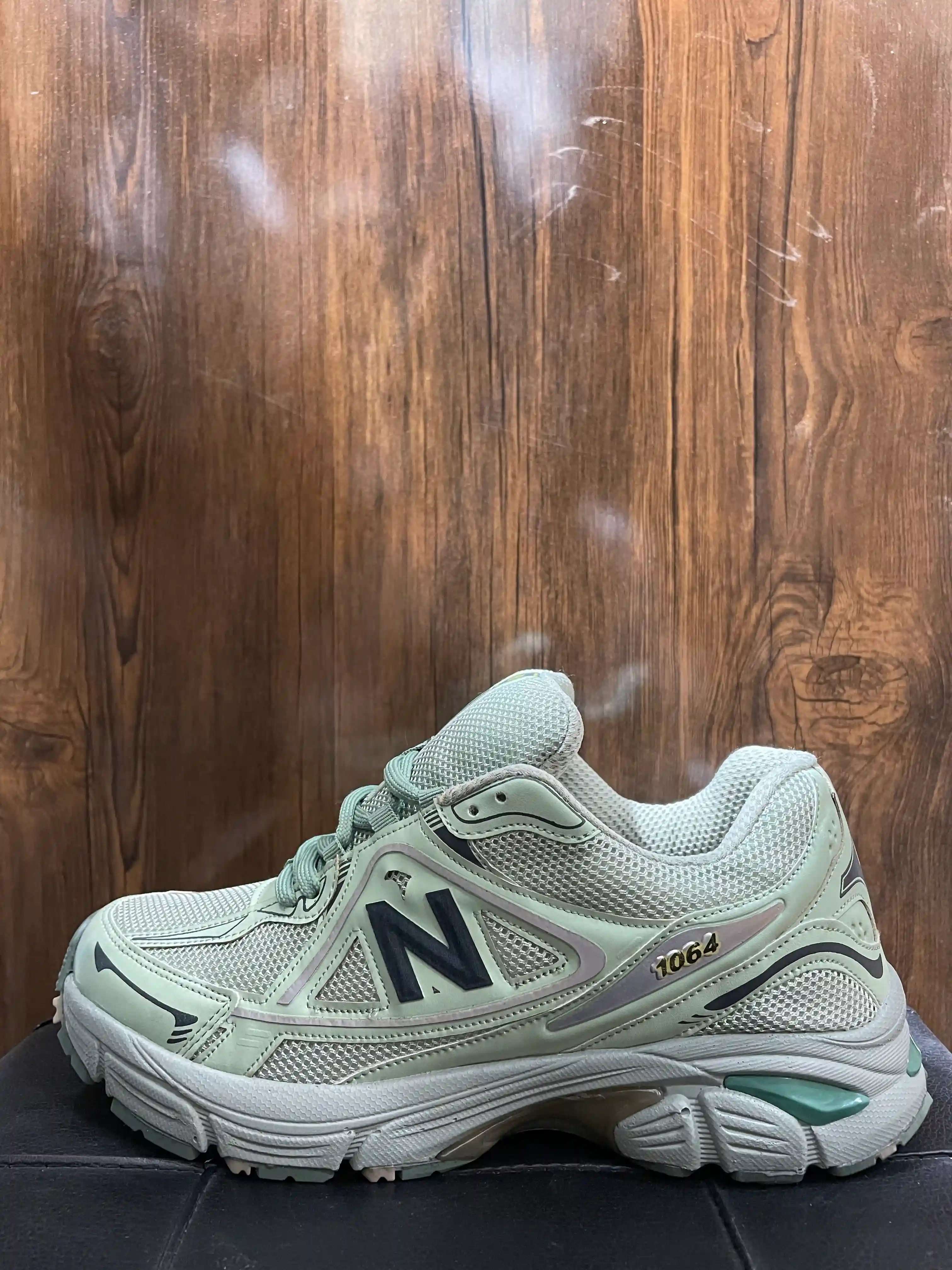 نیوبالانس ۱۰۶۴ زیتونی