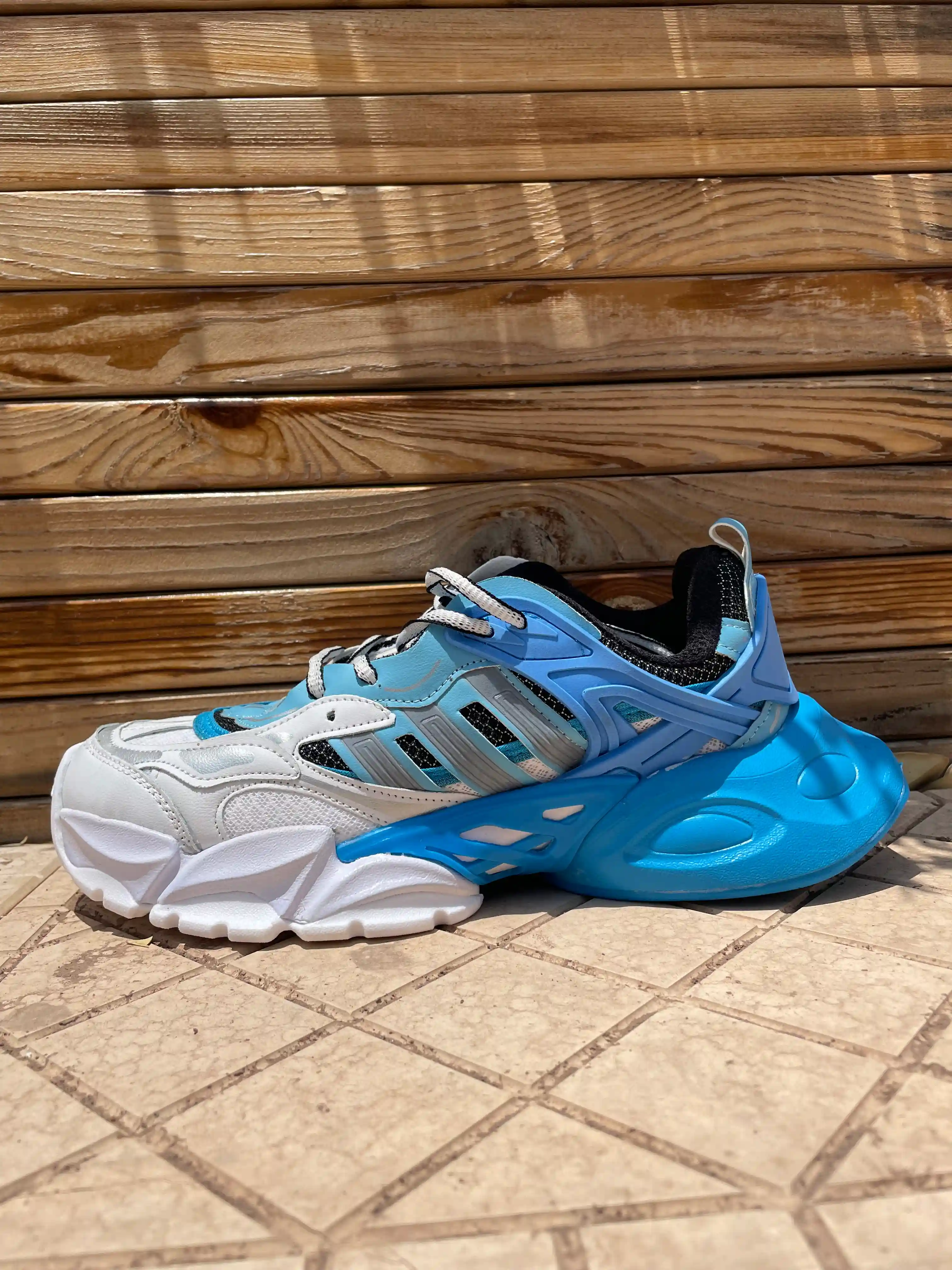 آدیداس سفید آبی