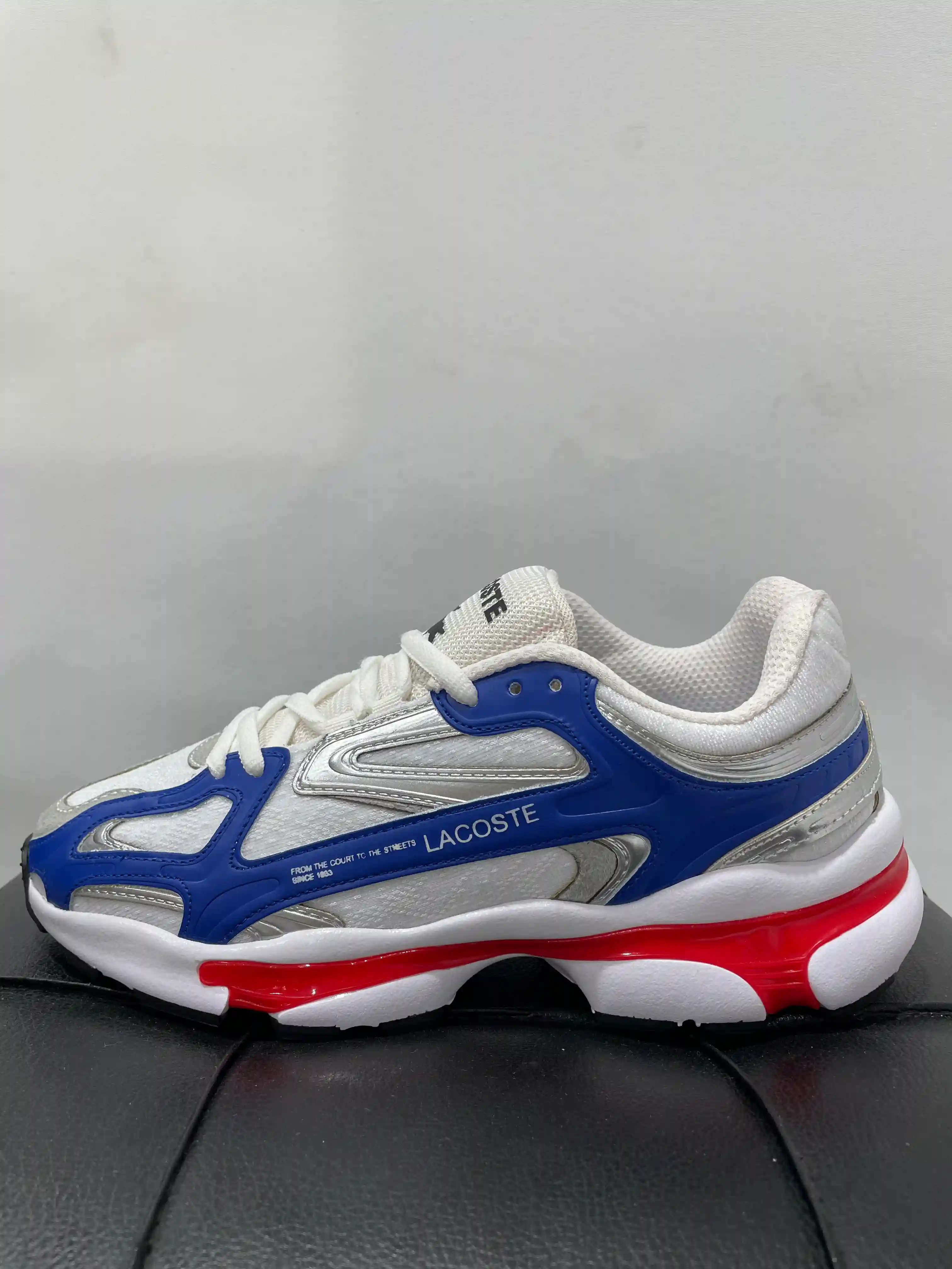 لاگوست سفید آبی