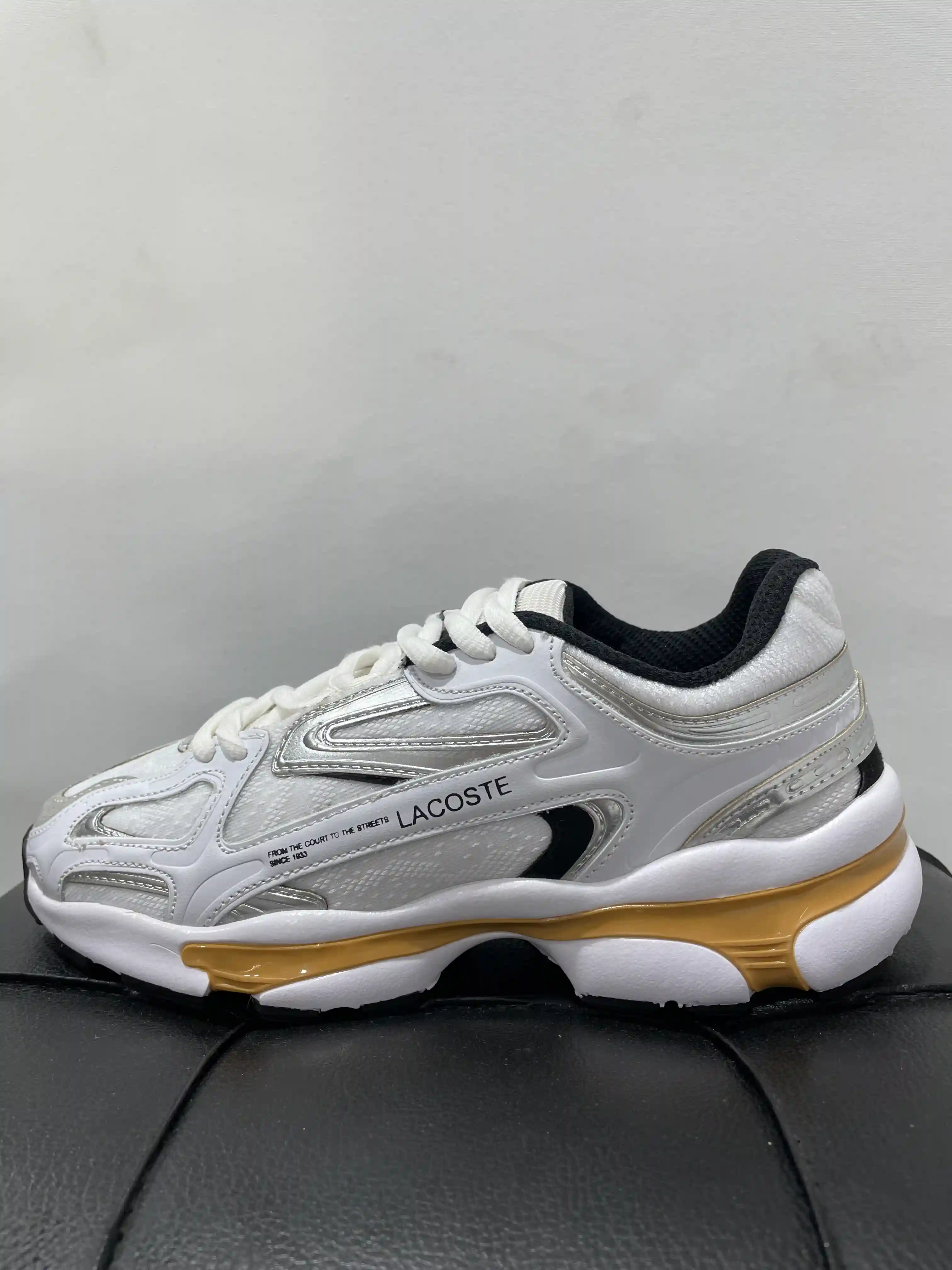 لاگوست سفید زرد