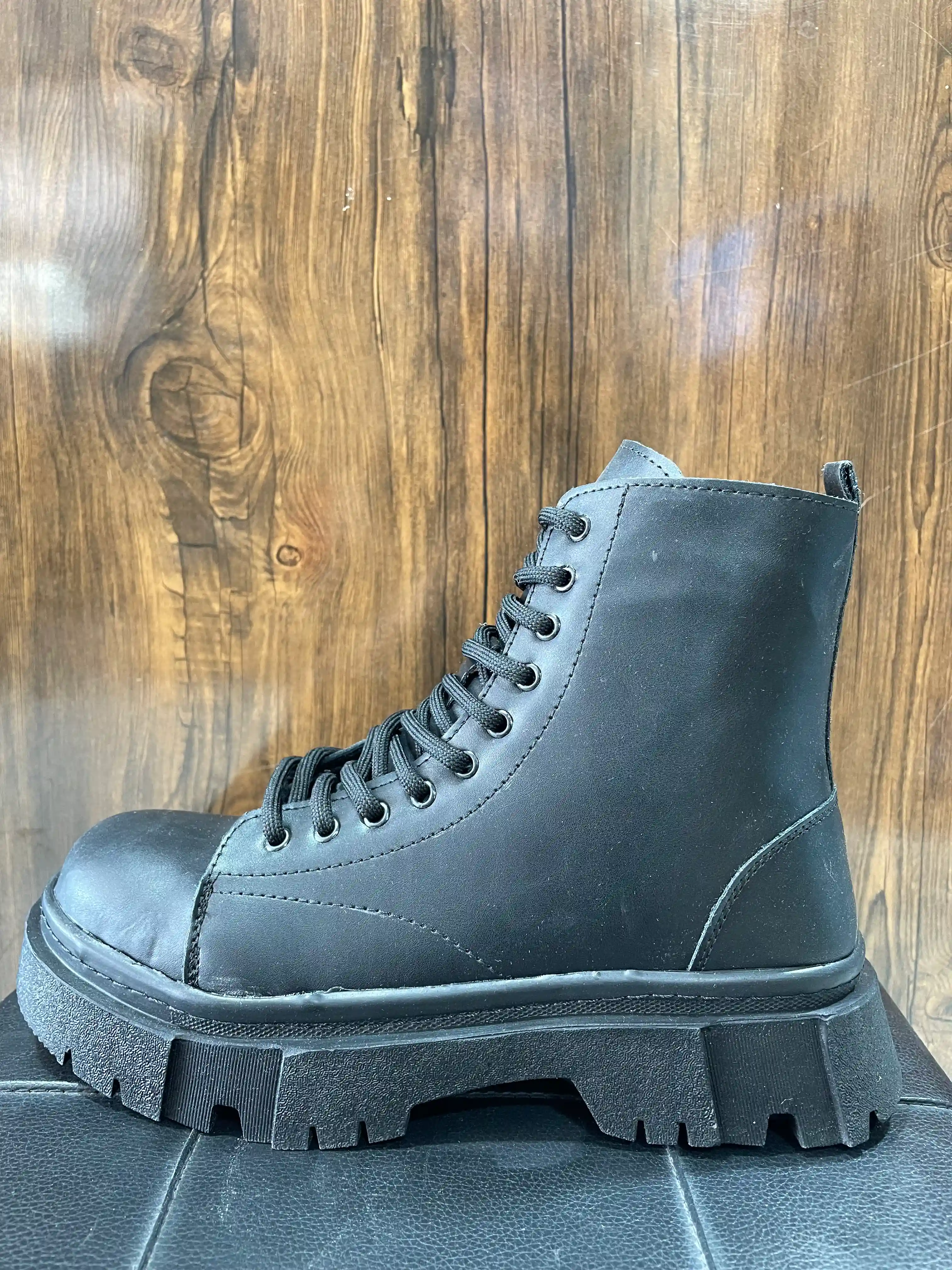 بوت مشکی مات