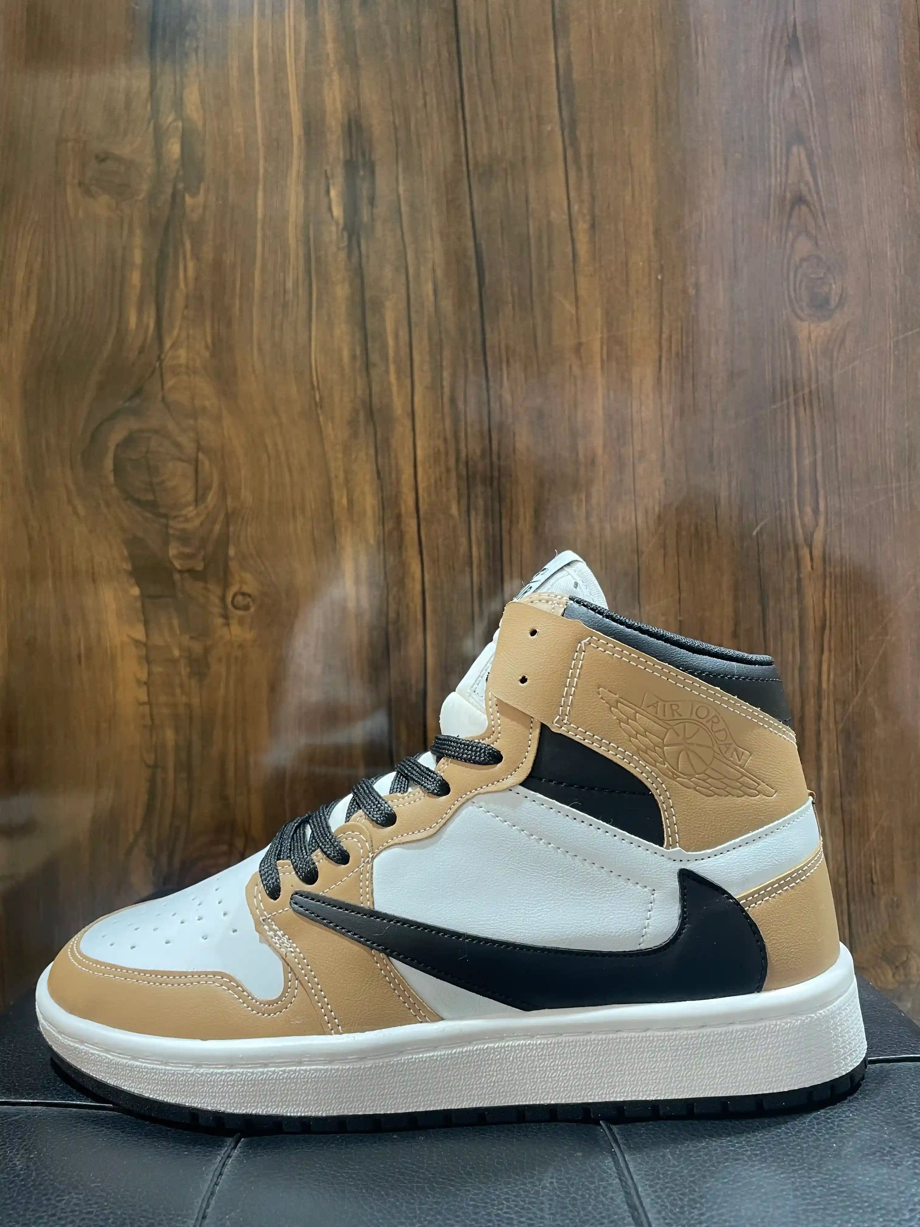 جردن ساقدار سفید نسکلافه ای