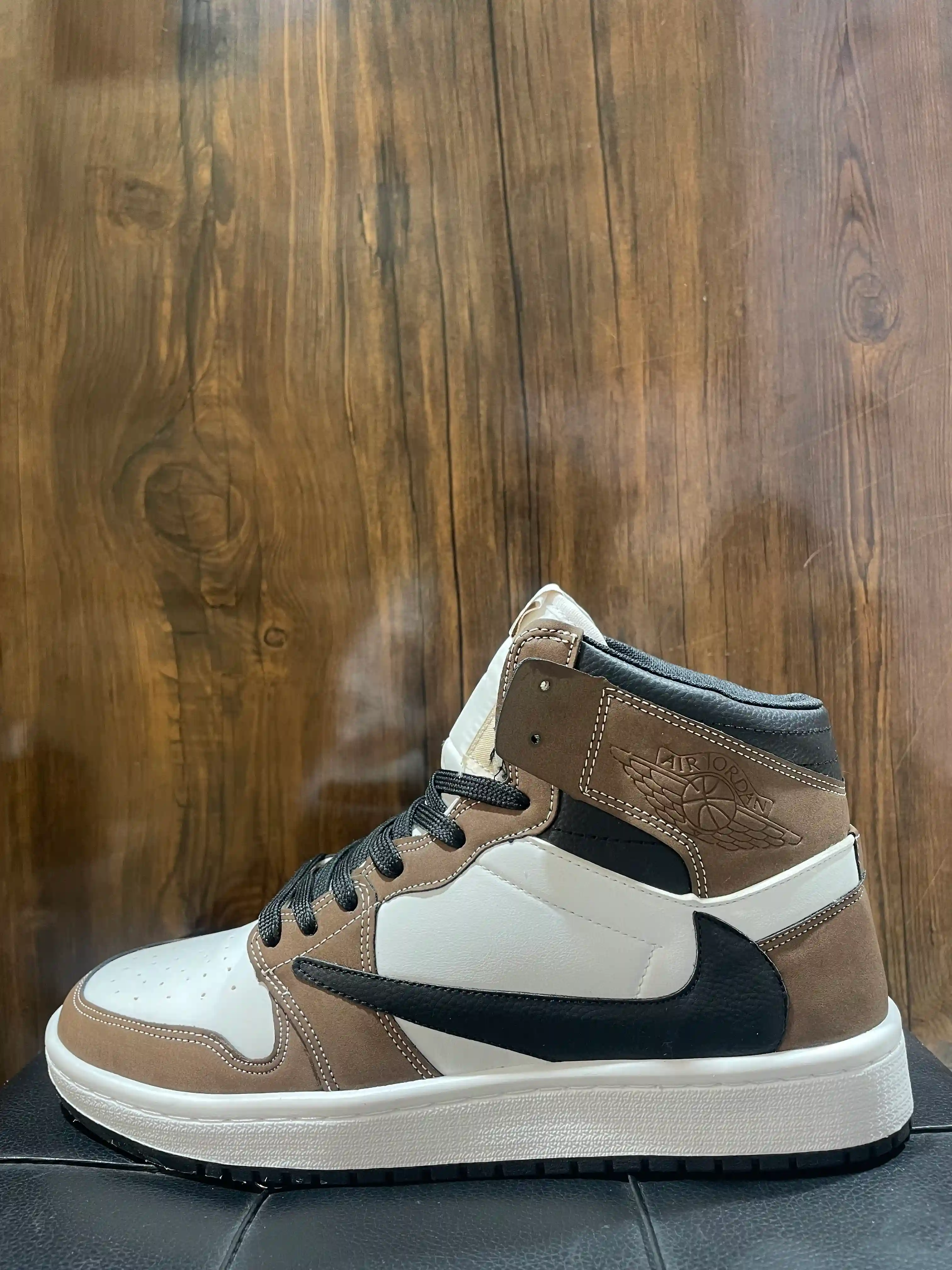 جردن ساقدار سفید قهوه ای