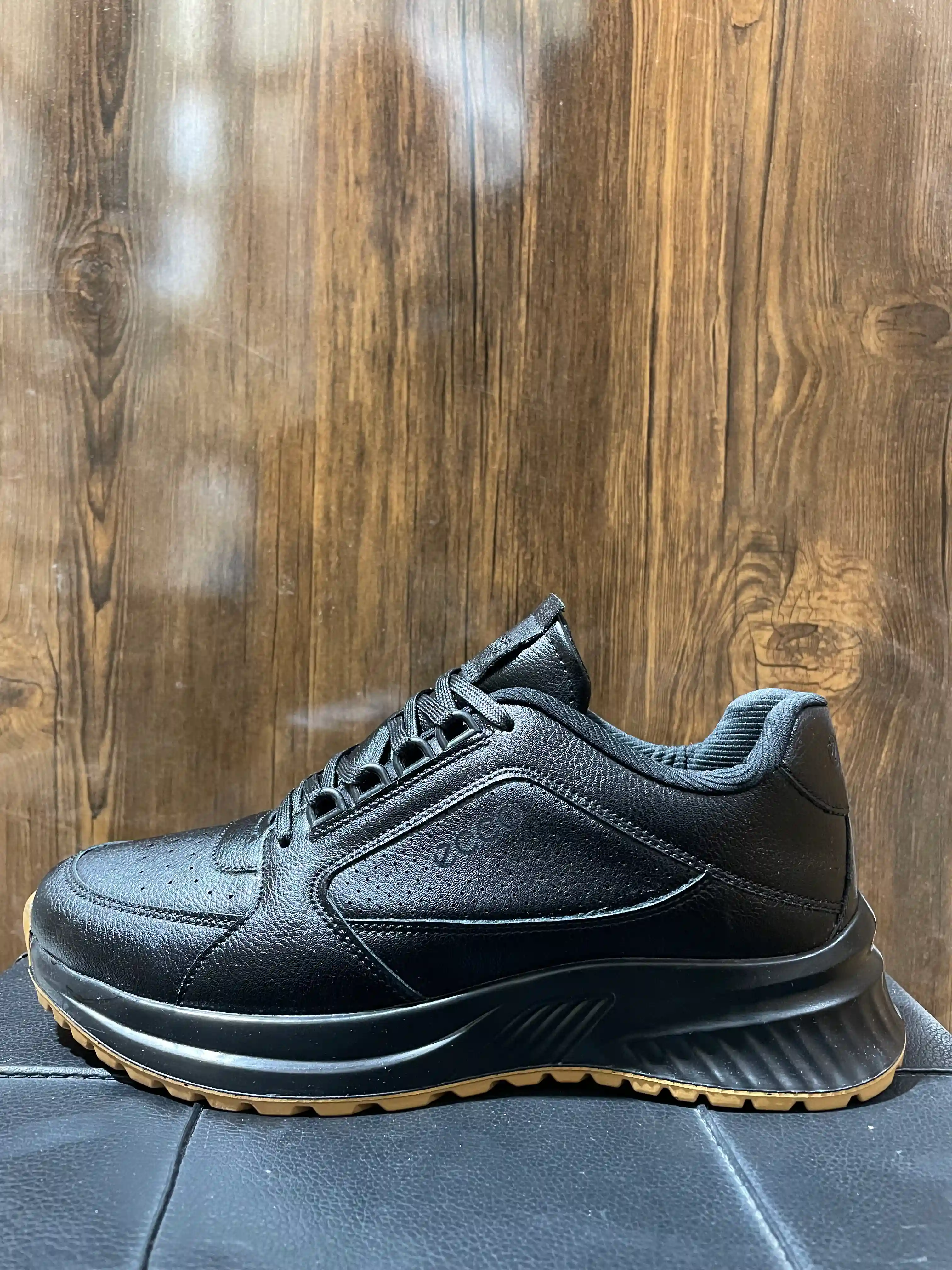 ecco مشکی کرم