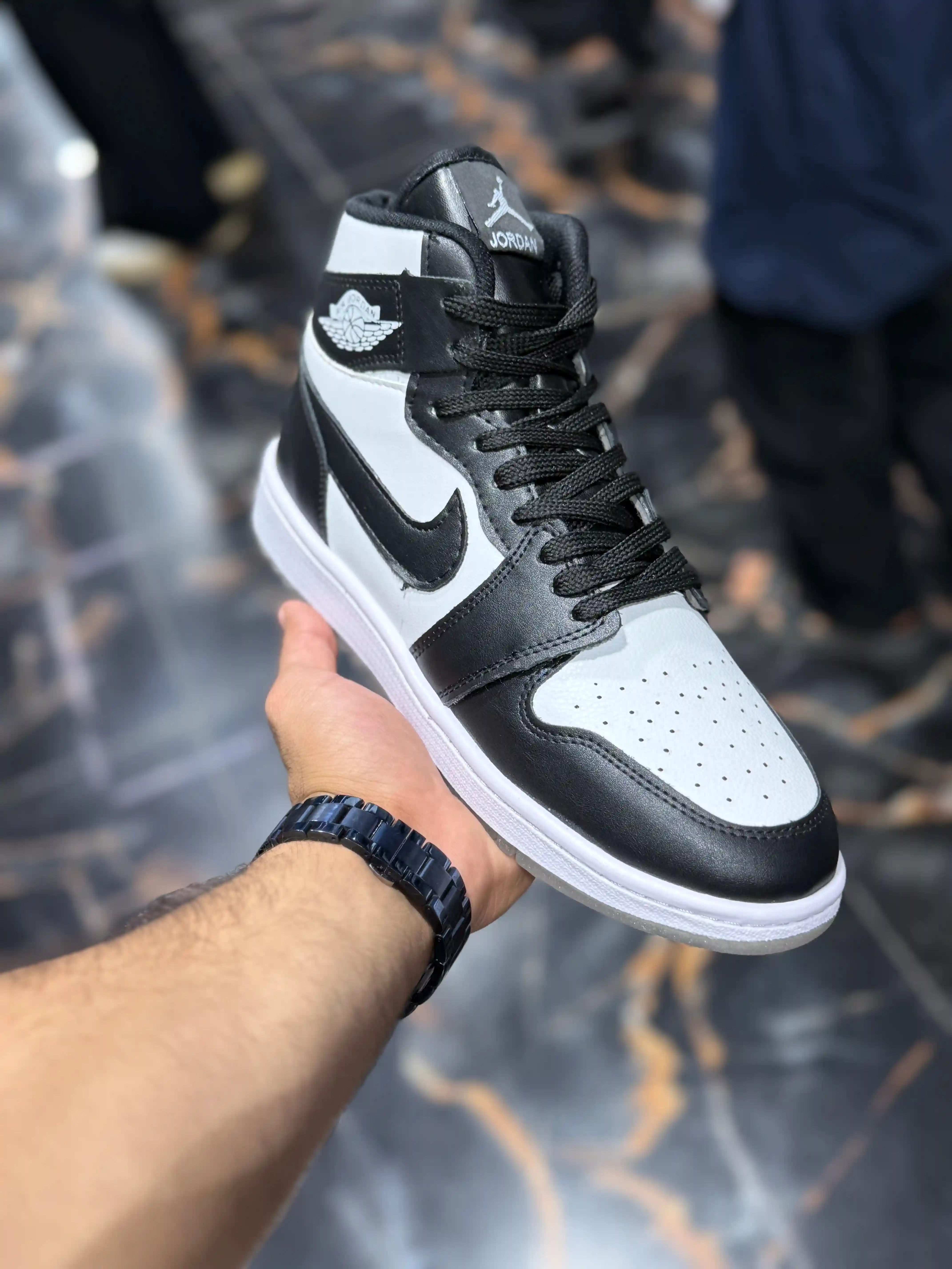 جردن مشکی سفید 