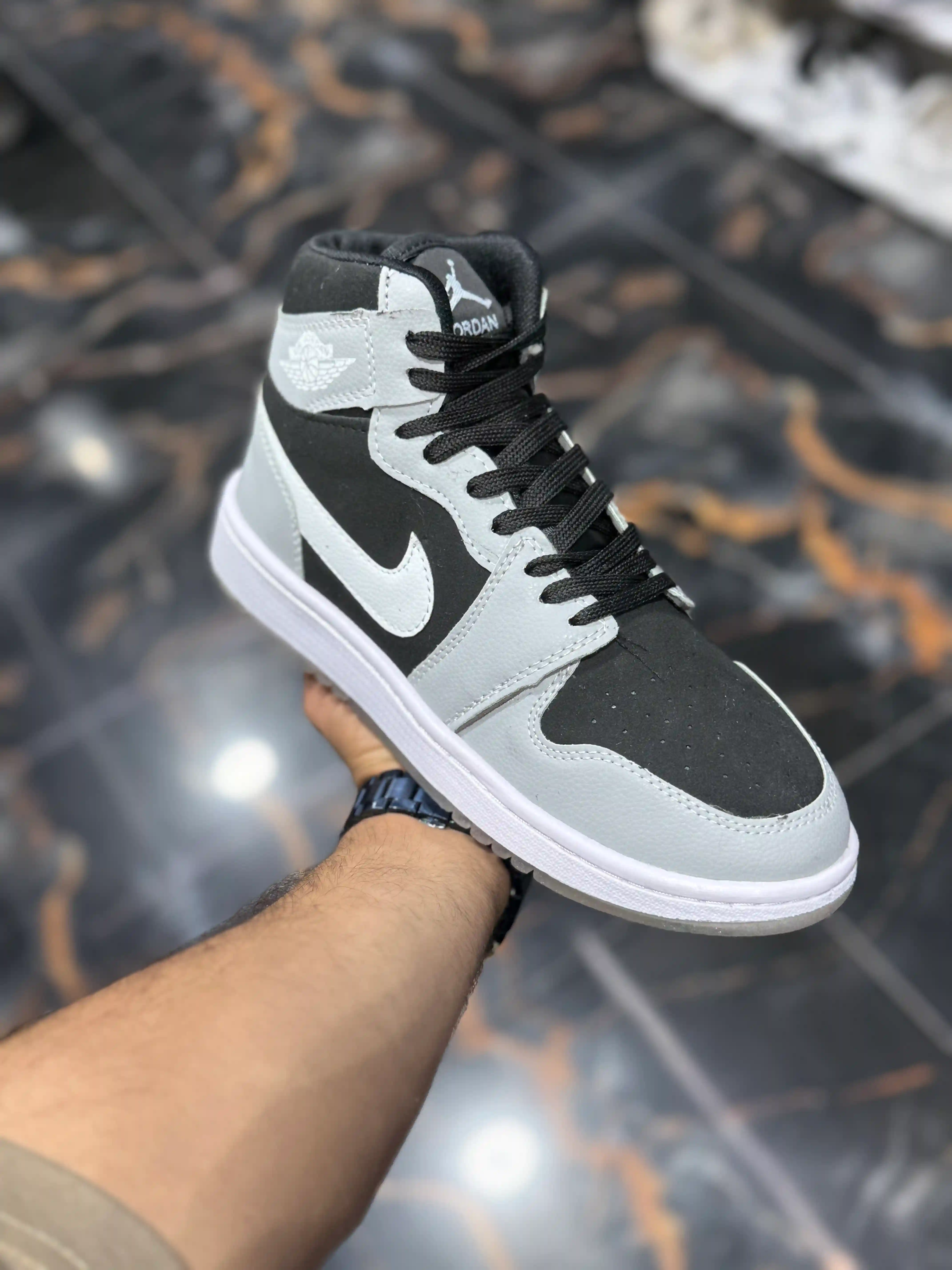 جردن مشکی فیلی 